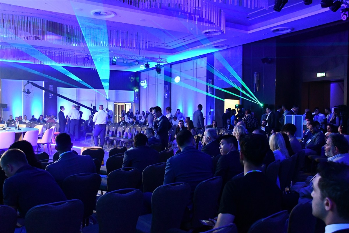 Kuzey Makedonya'nın başkenti Üsküp'te Makedon Enerji Forumu (MEF) düzenleniyor. Bu yıl, "Batı...