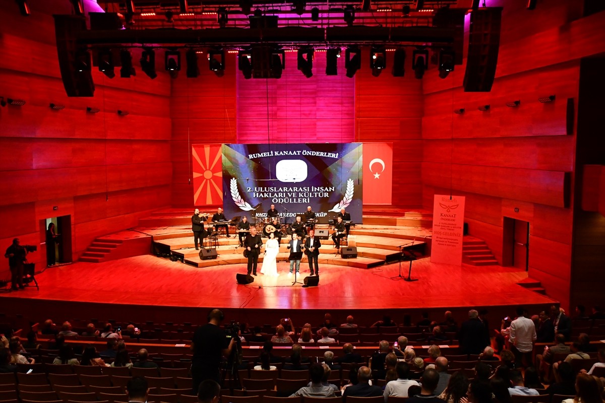 Kuzey Makedonya'nın başkenti Üsküp'te, "2. Uluslararası İnsan Hakları Ve Kültür Ödülleri" töreni...