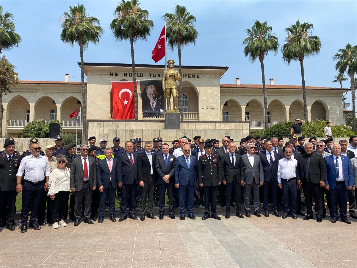 Mersin'de Jandarma Teşkilatının 186. kuruluş yıl dönümü dolayısıyla program düzenlendi. Kent...