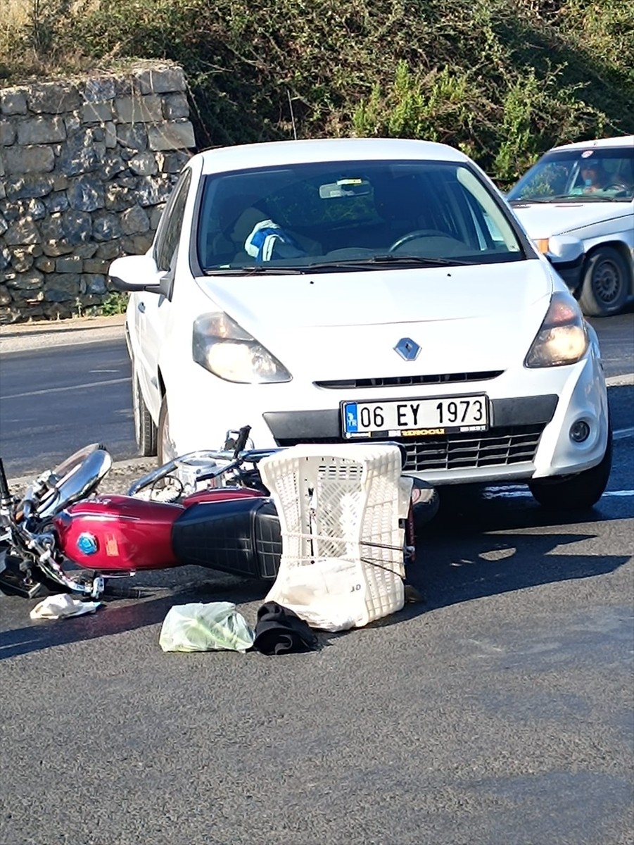 Mersin'in Bozyazı ilçesinde otomobille motosikletin çarpışması sonucu 2 kişi yaralandı.