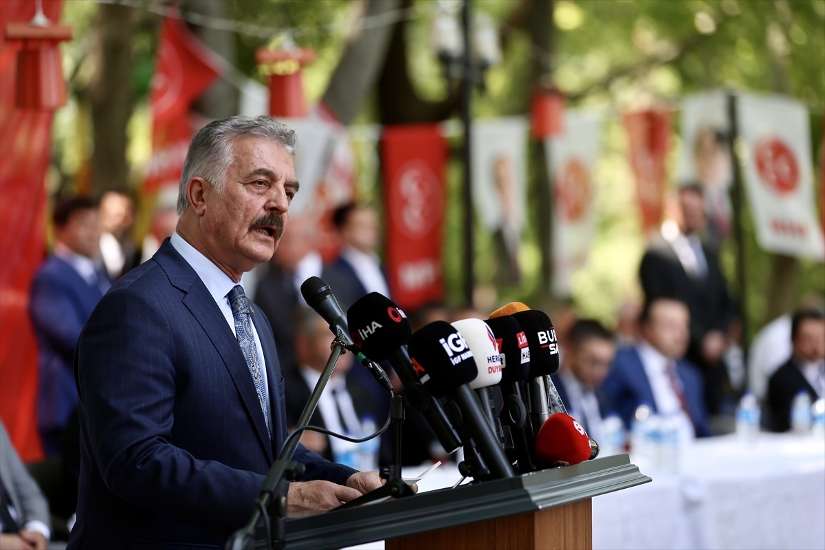 MHP Bursa İl Başkanlığınca bayramlaşma programı düzenlendi. Programa katılan MHP Genel Sekreteri...