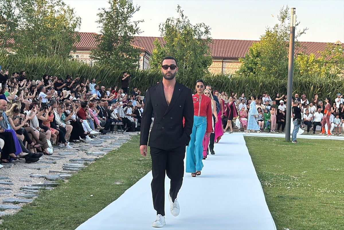 Moda ve Tasarım Derneği (MOTAD) öncülüğünde, Şehit Eyüp Çolakoğlu İlköğretim Okulu iş birliğiyle...