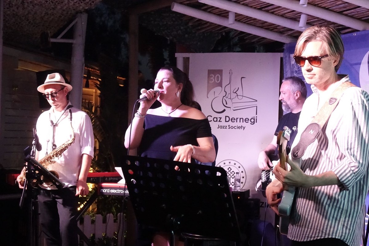 Muğla'nın Bodrum ilçesinde, "Cazın Renkleri" temasıyla düzenlenen 9. Uluslararası Bodrum Caz...
