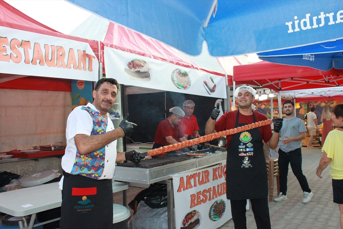 Muğla'nın Datça ilçesinde "1. Gastronomi Festivali" başladı. İlçede 4 gün sürecek festival...