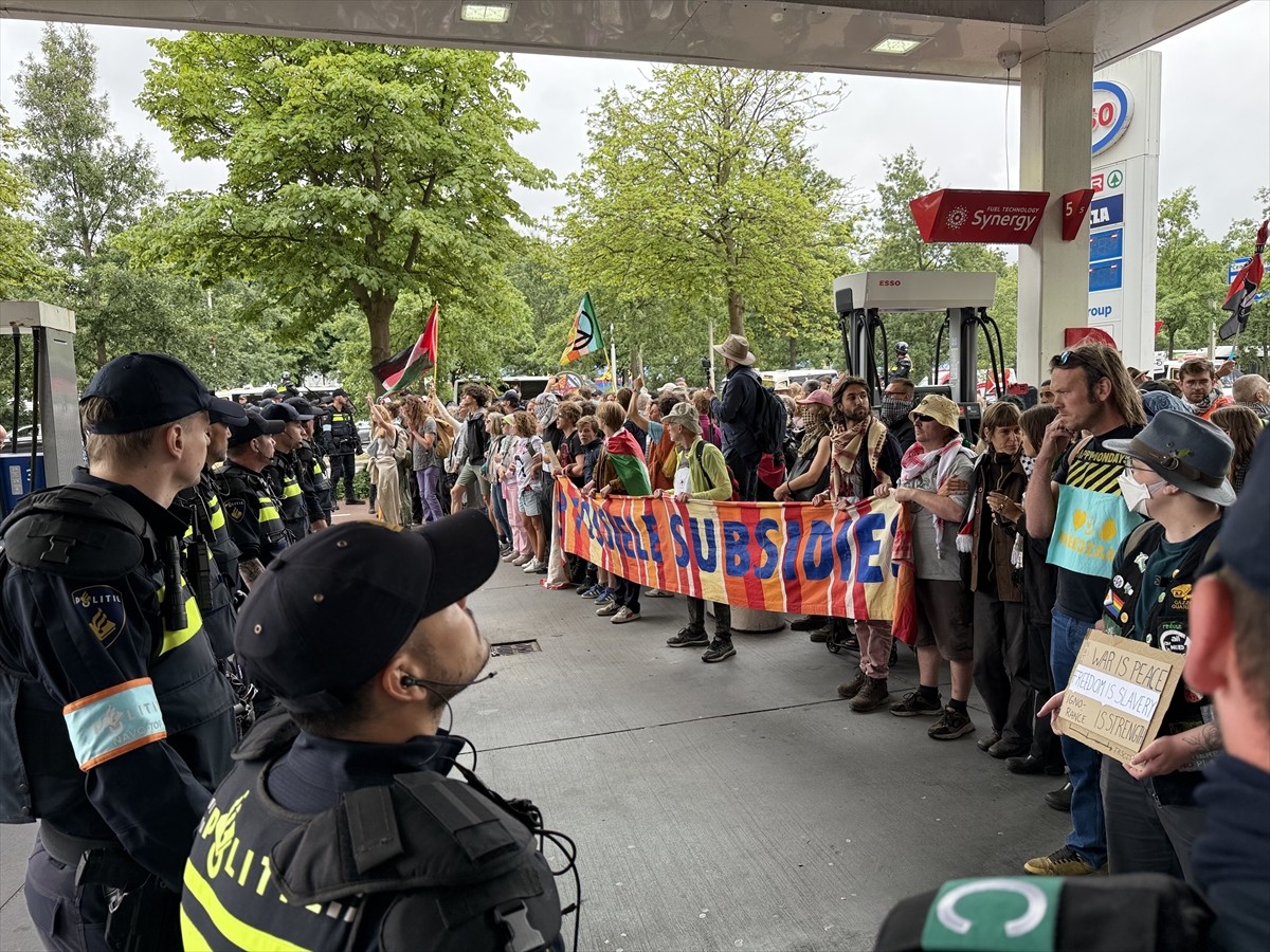 NATO Devlet ve Hükümet Başkanları Toplantısı&#039;nın yapıldığı Hollanda&#039;nın Lahey kentinde...