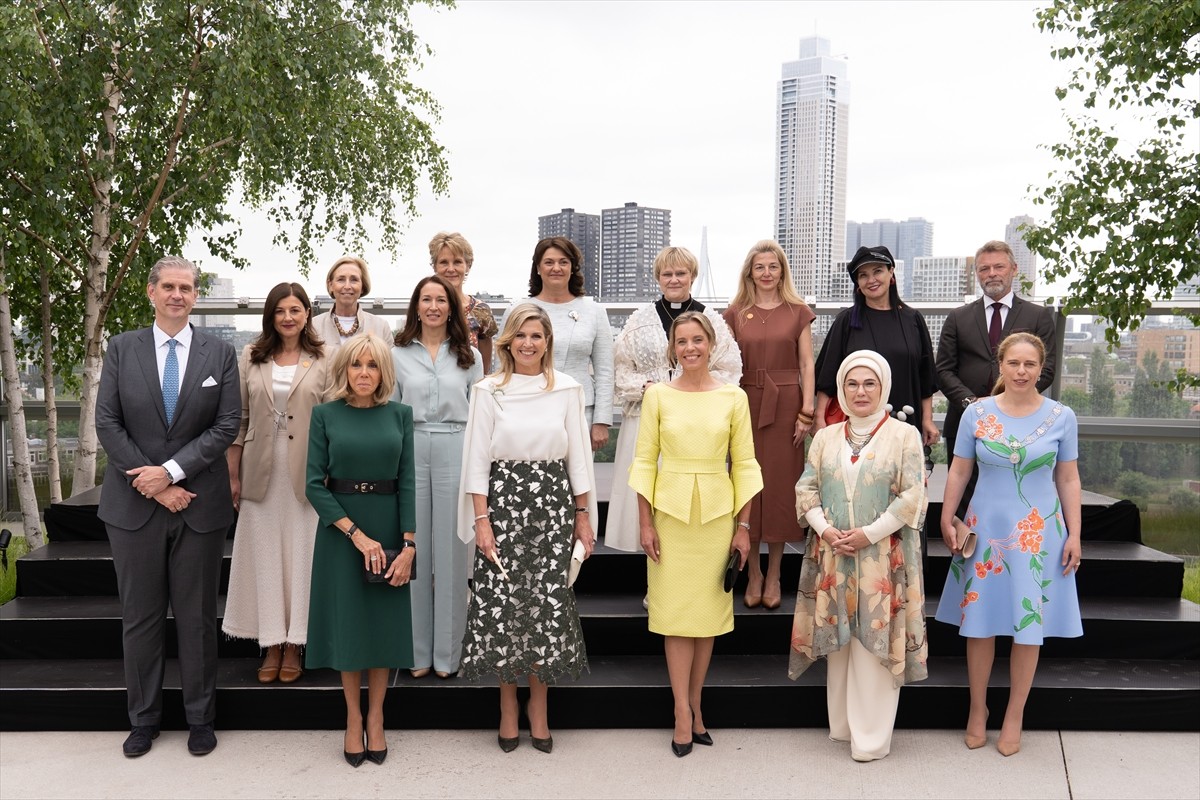 NATO Devlet ve Hükümet Başkanları Zirvesi'ne katılmak üzere Hollanda'ya gelen Cumhurbaşkanı Recep...