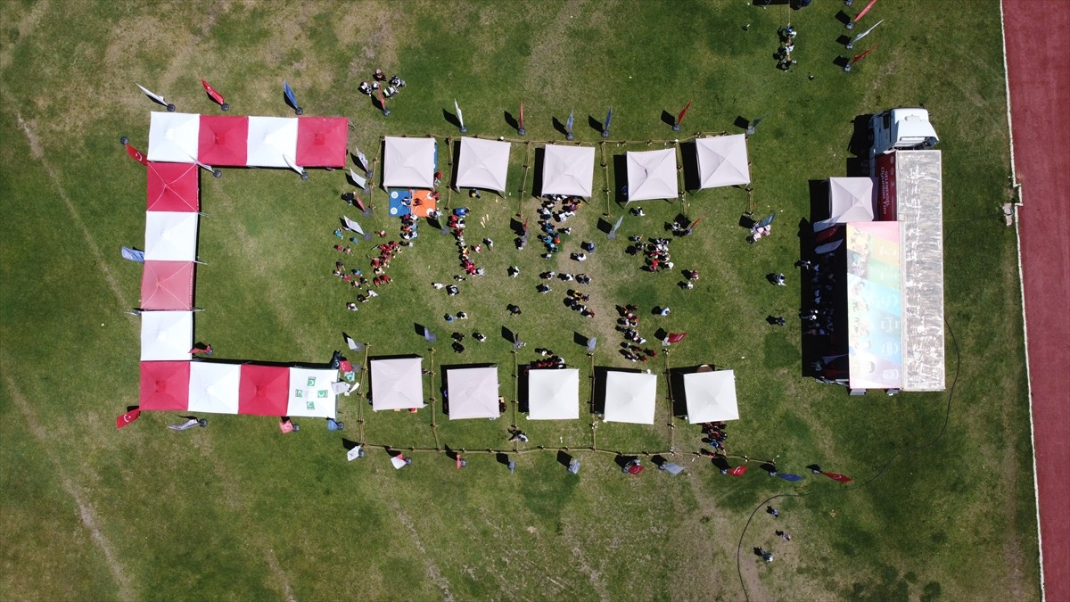 "Söğüt Eğitim-Spor Festivali" (Söğüt-Esfest), Bilecik'in Söğüt ilçesinde başladı. Söğüt...
