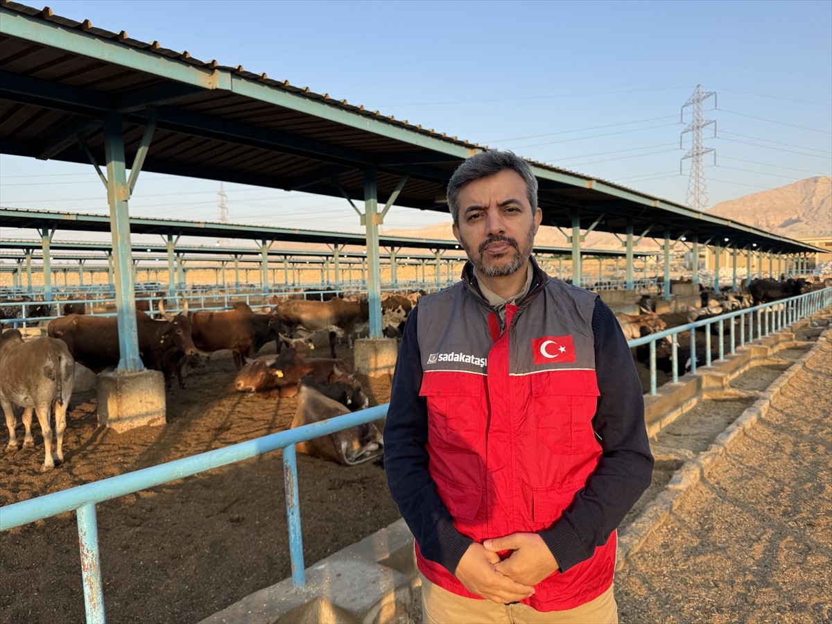 Sadakataşı Derneği, "Kurban Kardeşliği Yaşatır" sloganıyla başlattığı organizasyon kapsamında...