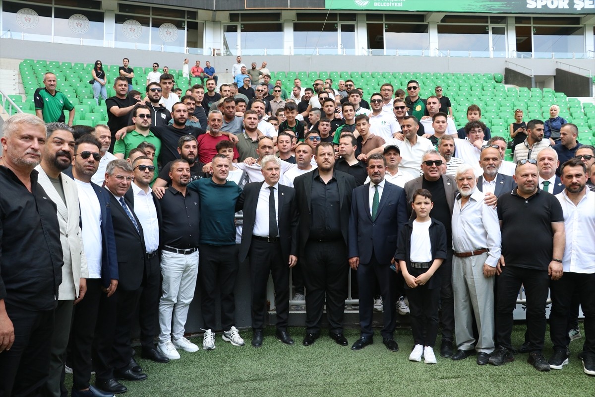 Sakaryaspor Kulübünün seçimli olağanüstü genel kurulunda başkanlığa Muhammet Kıratlı...