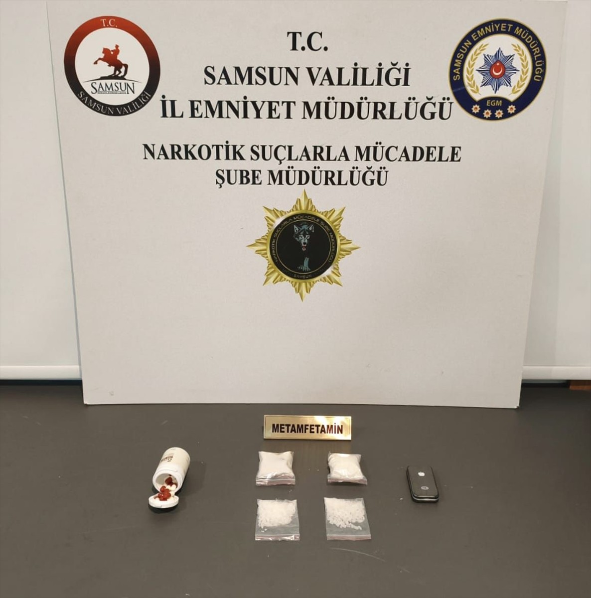 Samsun'da düzenlenen uyuşturucu operasyonunda 4 şüpheli gözaltına alındı. Adreslerde arama yapan...