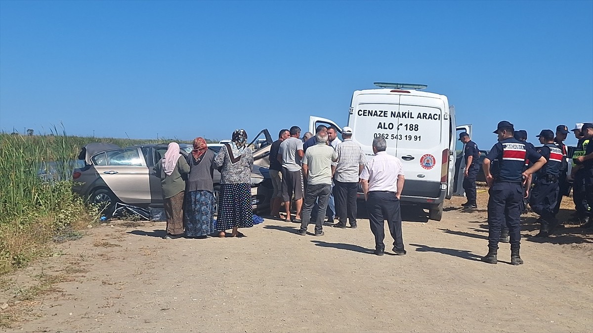 Samsun'un Bafra ilçesinde sulama kanalına devrilen otomobilin sürücüsü yaşamını yitirdi.