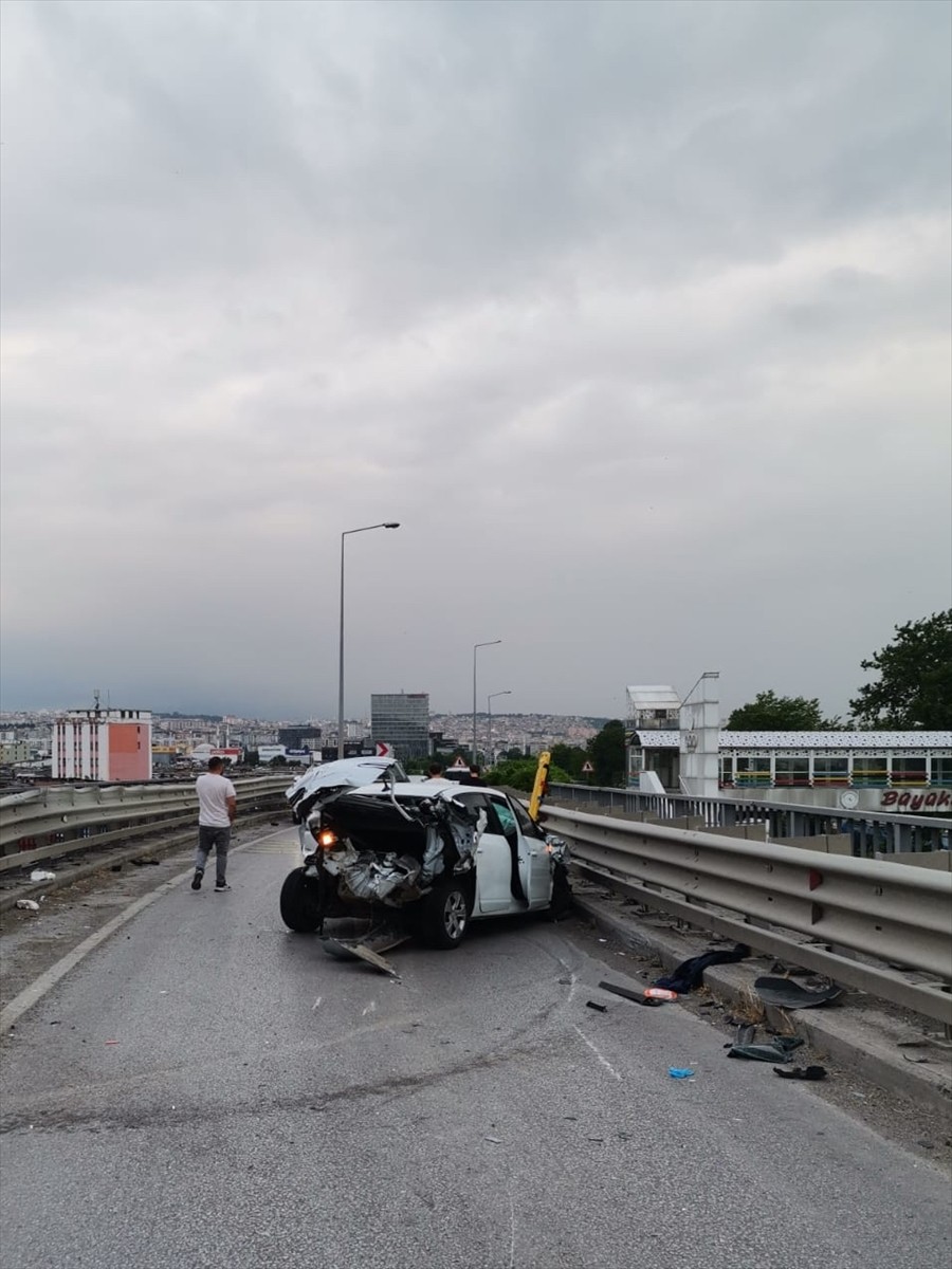 Samsun'un Canik ilçesinde iki otomobilin çarpışması sonucu 5 kişi yaralandı.