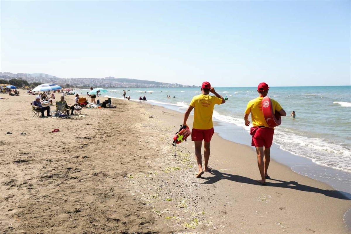 Samsun Büyükşehir Belediyesi'nde görevli cankurtaranların 18 günde 26 kişiyi boğulmaktan...