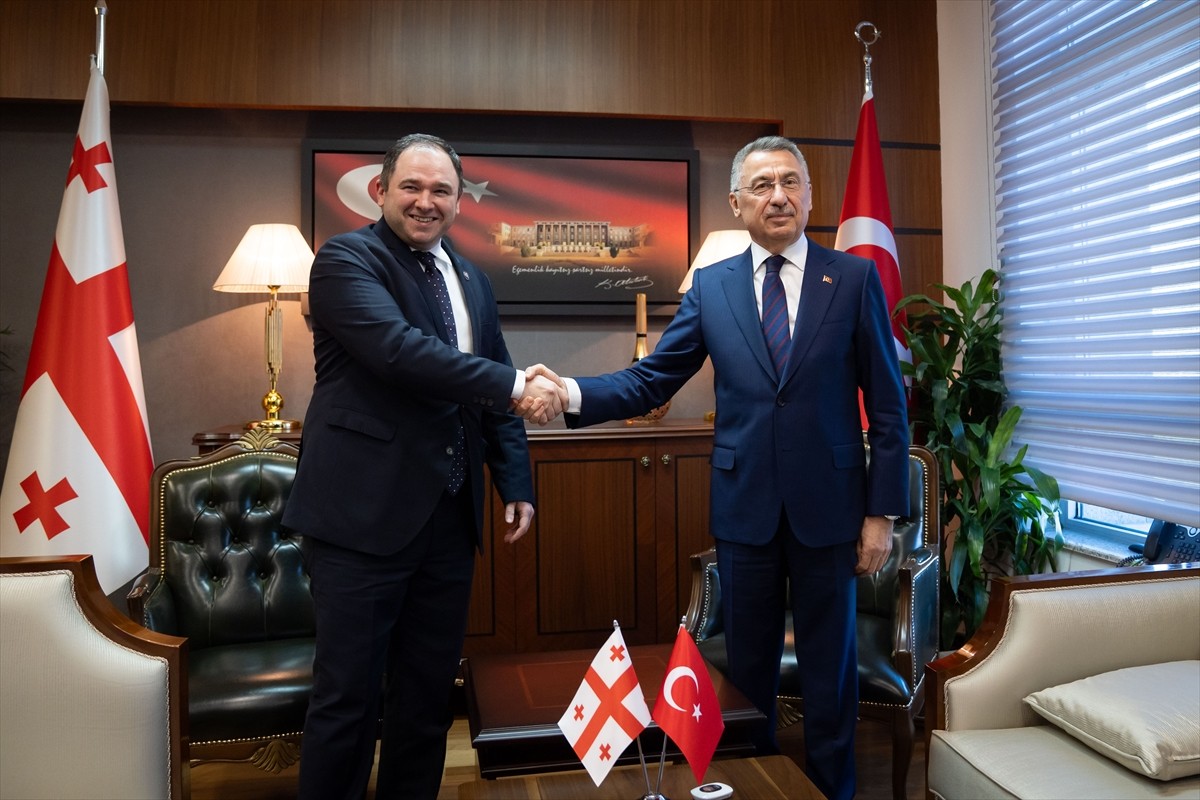 TBMM Dışişleri Komisyonu Başkanı Fuat Oktay (sağ), Gürcistan Parlamentosu Dışişleri Komisyonu...