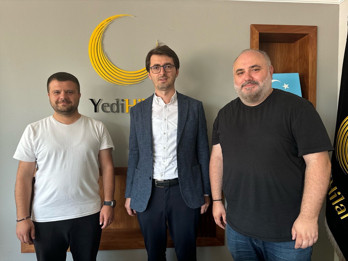 Tiyatro oyunu "Bir Taşın Hafızası", yarın akşam Atatürk Kültür Merkezi'nde (AKM) izleyiciyle...