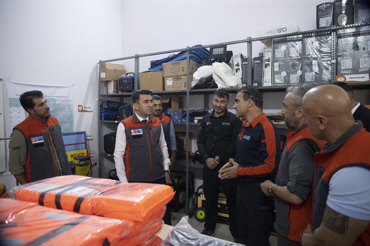 Tunceli'de afetlerle ilgili farkındalık oluşturulması amacıyla "Doğal ve Beşeri Afetlere Karşı...