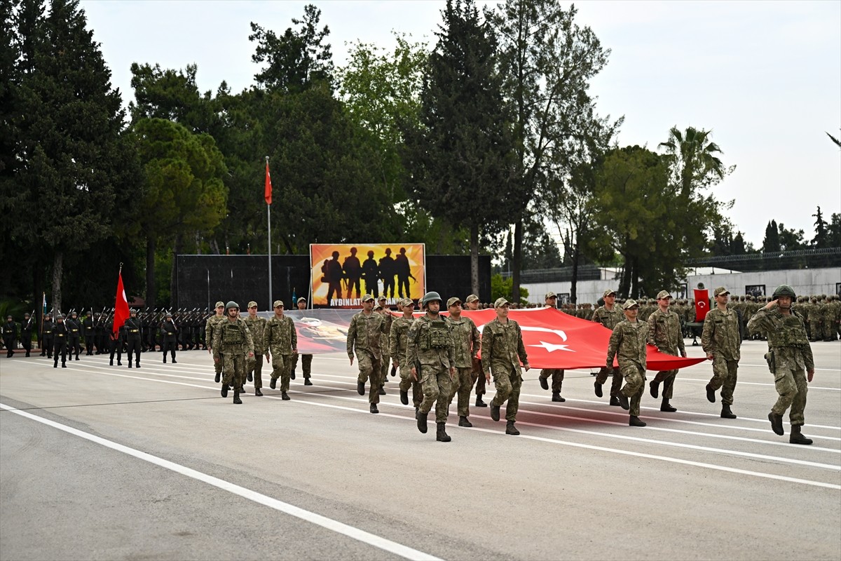 Türkiye'de 6 yıl önce kalıcı hale getirilen bedelli askerlik uygulamasından yararlanan yükümlüler...
