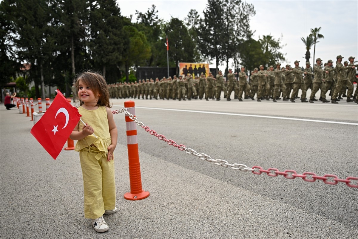 Türkiye'de 6 yıl önce kalıcı hale getirilen bedelli askerlik uygulamasından yararlanan yükümlüler...