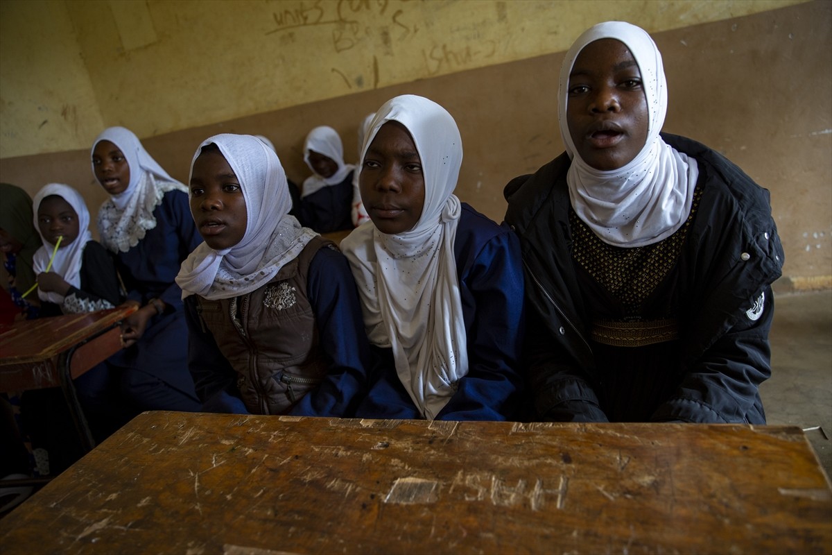 Türkiye'de hayırseverlerin katkılarıyla temin edilen yardımlar, Kurban Bayramı dolayısıyla...