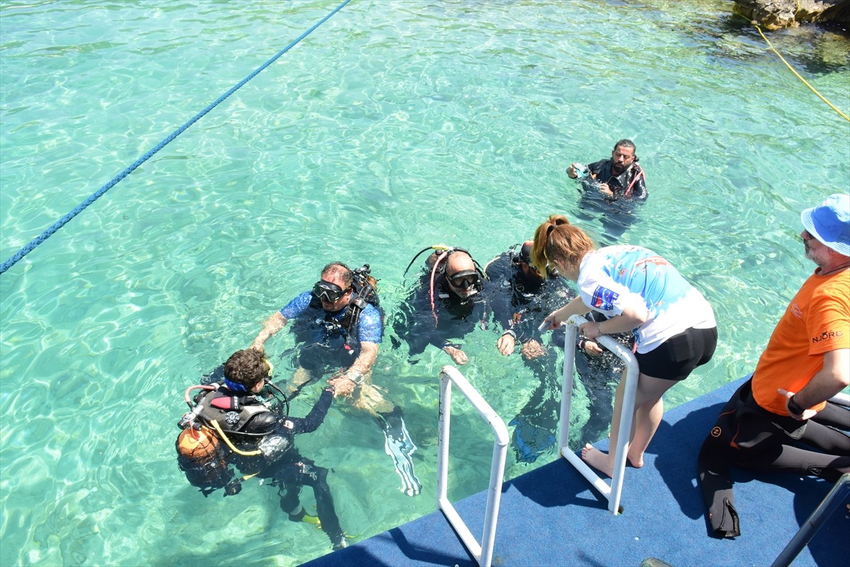 Türkiye'nin ve dünyanın gözde turizm kenti Muğla'nın Bodrum ilçesi, mavinin bütün tonlarını...