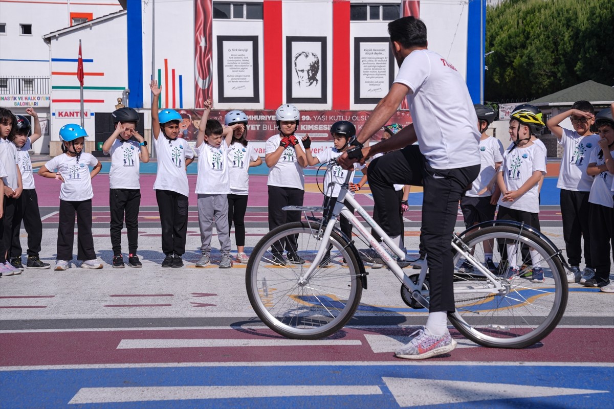 Türkiye Bisiklet Federasyonu (TBF), 3 Haziran Dünya Bisiklet Günü'nü çocuklarla kutladı.