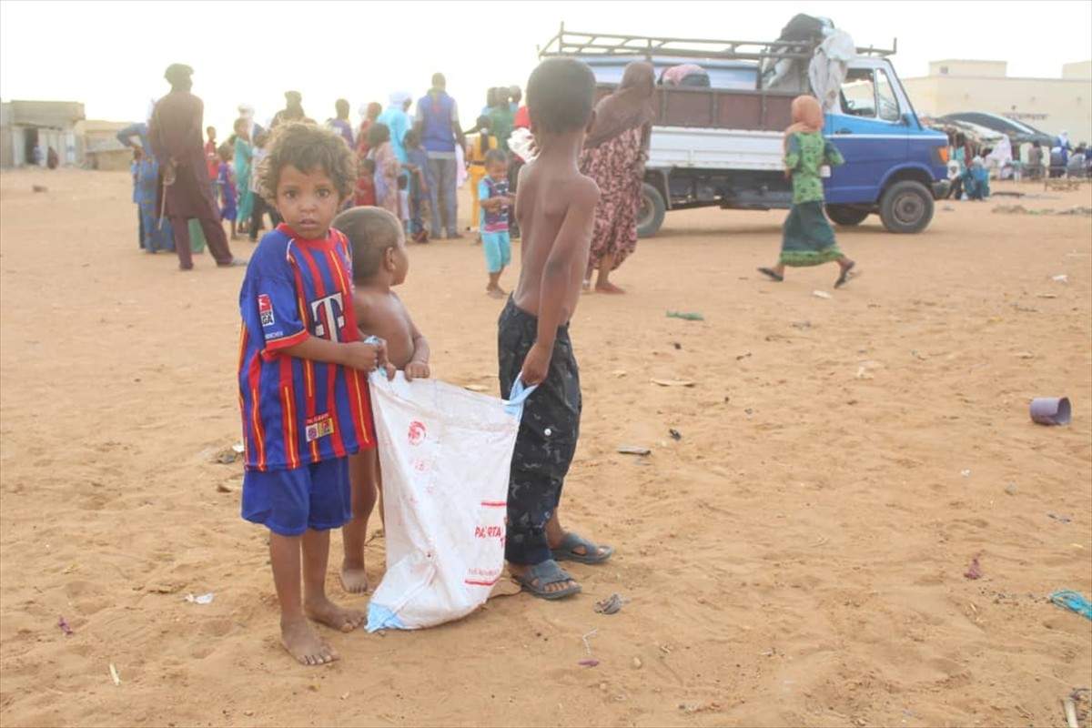 Türkiye Diyanet Vakfı (TDV), Mali'nin kuzey bölgelerindeki savaştan etkilenen halka...