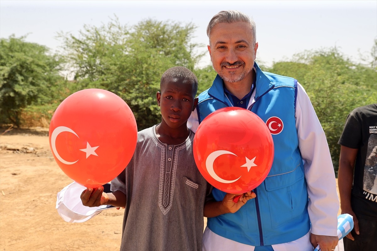 Türkiye Diyanet Vakfı (TDV), "Vekaletle Kurban Kesim Programı" kapsamında Moritanya'daki 4 bölgede...