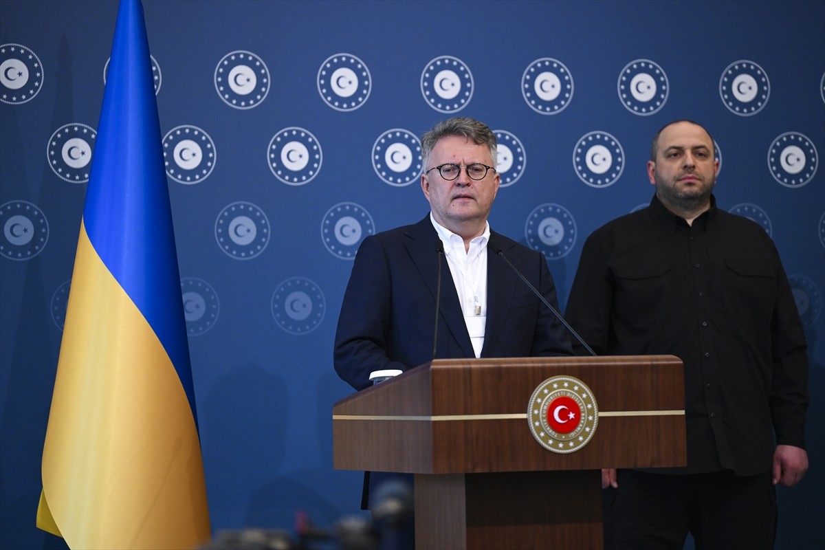 Türkiye’nin ev sahipliğinde Rusya-Ukrayna arasında yapılan barış müzakerelerinin ardından Ukrayna...