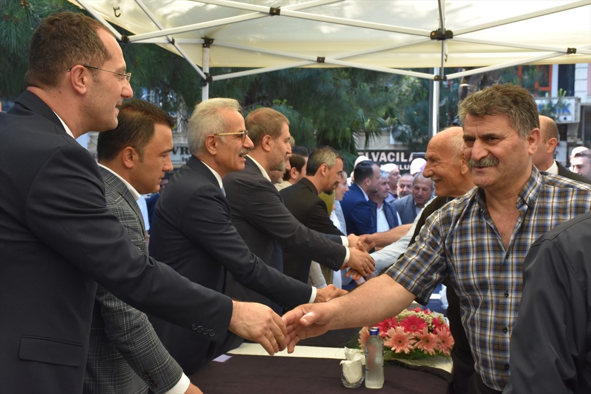 Ulaştırma ve Altyapı Bakanı Abdulkadir Uraloğlu (sol 3), Akçaabat Belediyesince organize edilen...