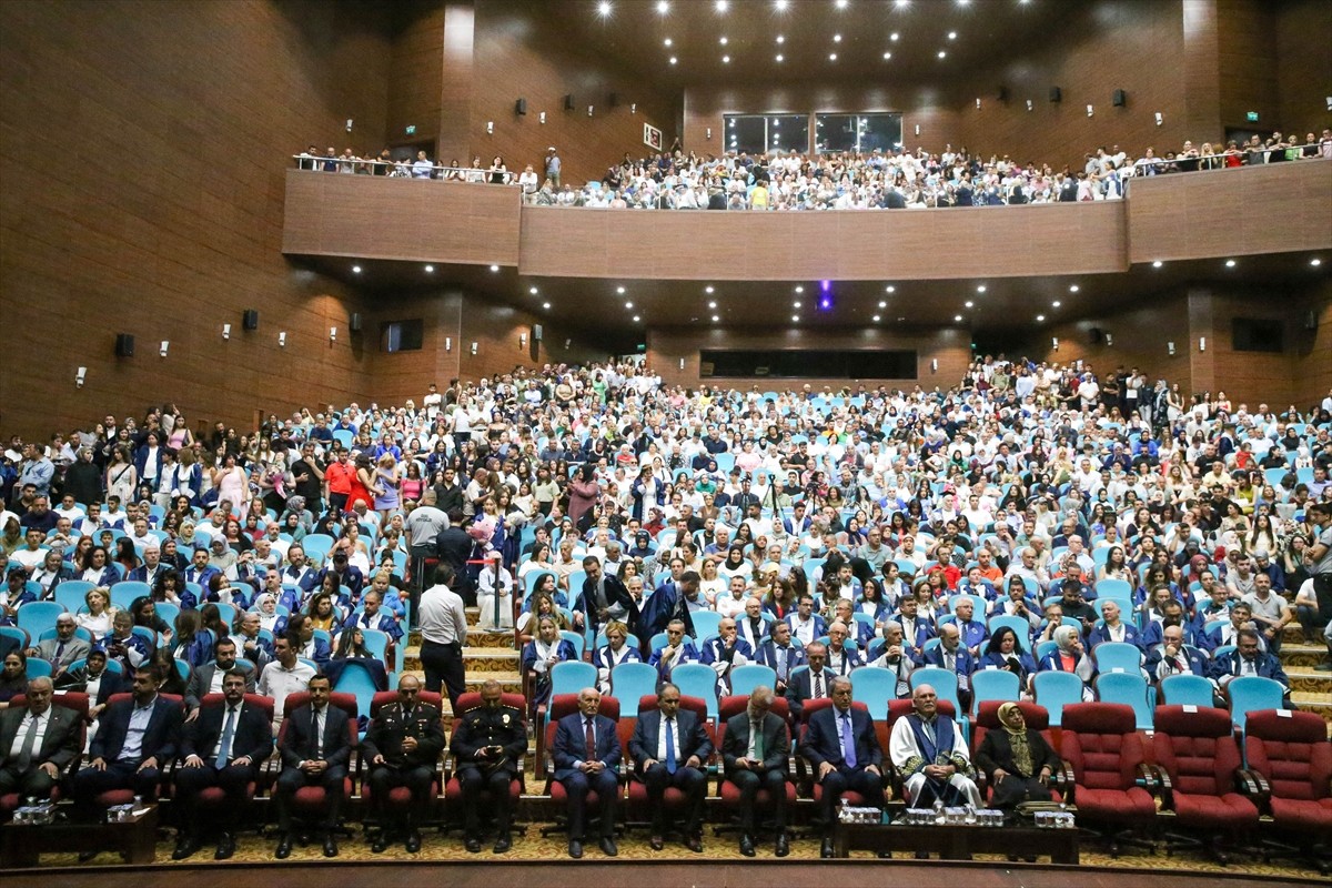 Uşak Üniversitesi tarafından, TBMM Milli Savunma Komisyonu Başkanı Hulusi Akar'a fahri doktora...