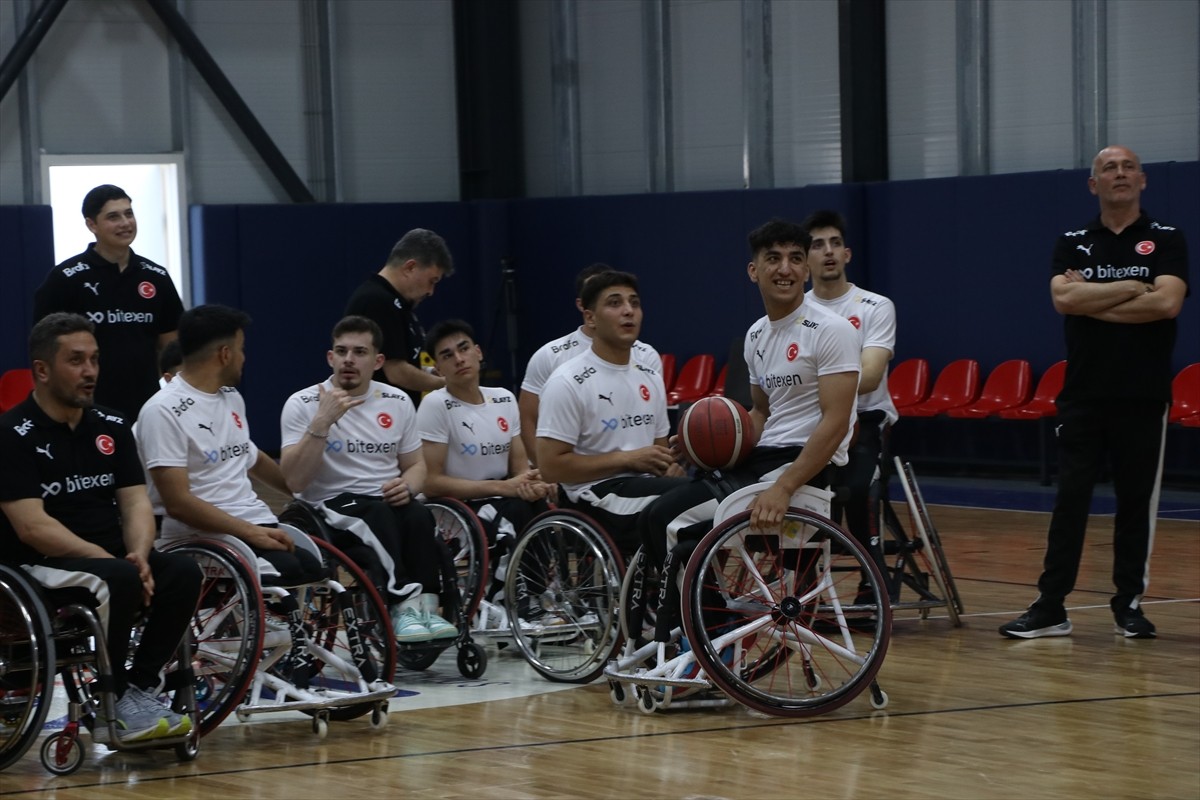 Yalova'nın Termal ilçesindeki bir otelde kampa giren 23 Yaş Altı Tekerlekli Sandalye Erkek Milli...