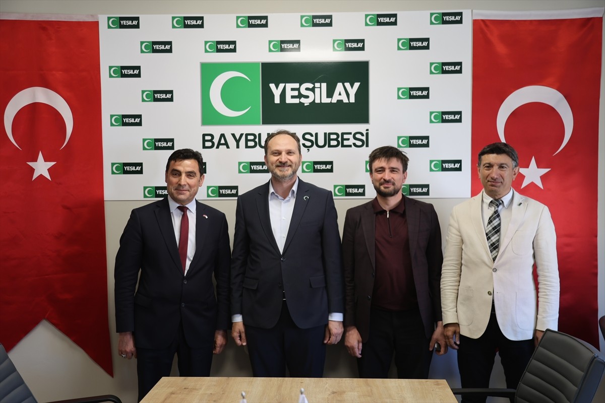 Yeşilay Genel Başkanı Mehmet Dinç, Bayburt Yeşilay Danışmanlık Merkezi'ne (YEDAM) ziyaret...