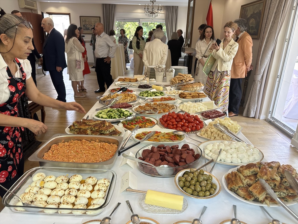 Yunanistan'ın başkenti Atina'da, Türkiye'nin Atina-Pire Başkonsolosluğu, geleneksel Türk...