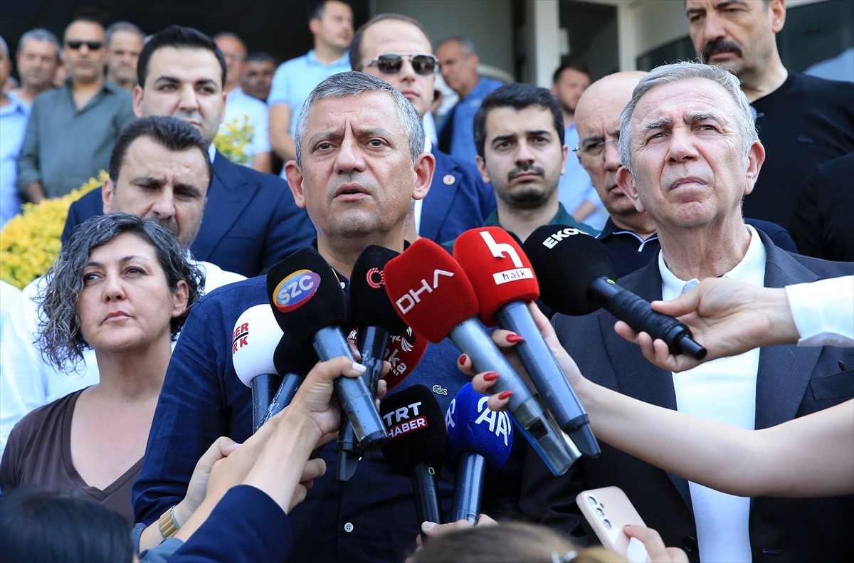  Yunusemre ilçesindeki evinde 6 Haziran akşamı elektrik akımına kapılan Manisa Büyükşehir Belediye...