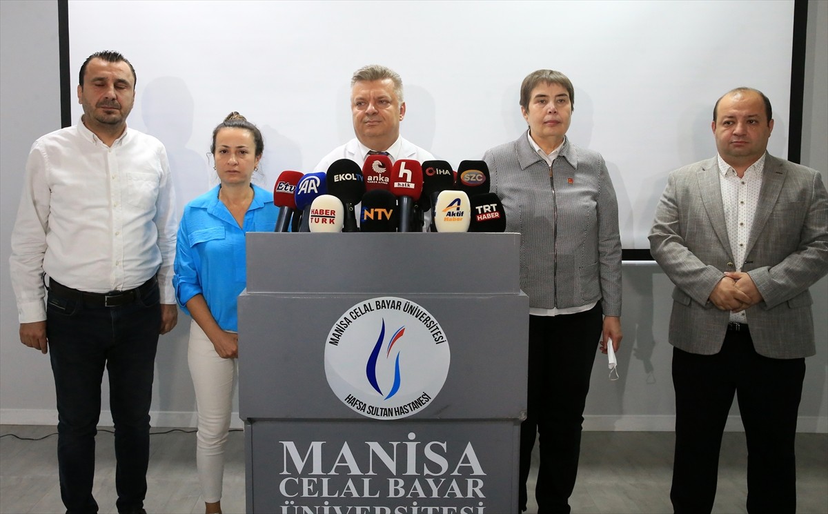 Yunusemre ilçesindeki evinde 6 Haziran akşamı elektrik akımına kapılan Zeyrek'in tedavisi, Manisa...