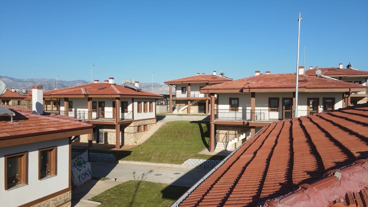 4 yıl önce Antalya'nın Manavgat ilçesinde çıkan orman yangının ardından TOKİ tarafından 911 konut...