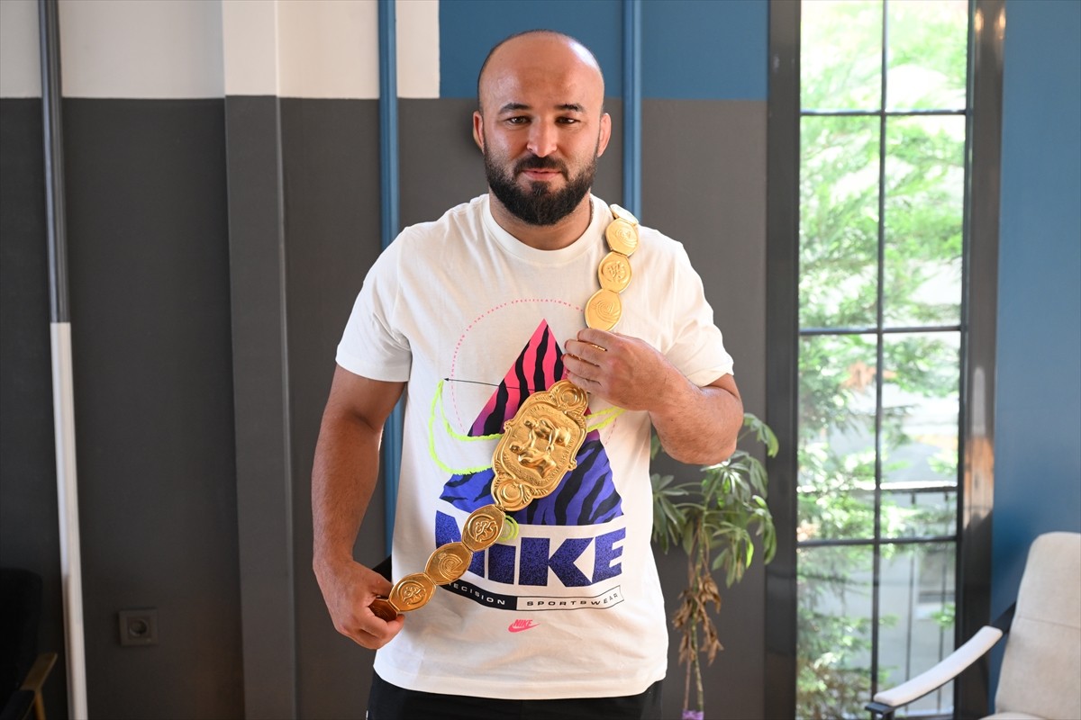 664. Tarihi Kırkpınar Yağlı Güreşleri Başpehlivanı 36 yaşındaki Orhan Okulu beşinci kez...