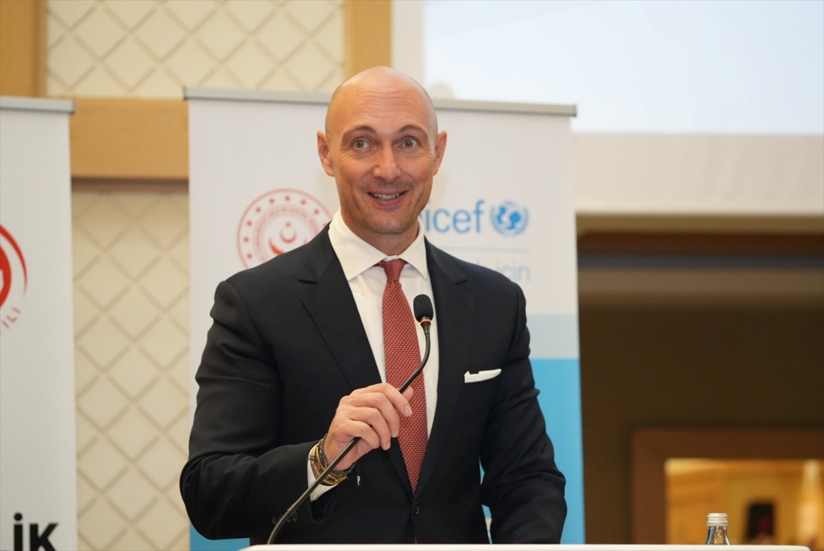Aile ve Sosyal Hizmetler Bakanlığı ile UNICEF işbirliğinde "Çocuklar İçin Yapılı Çevrede...