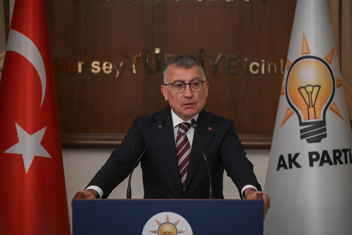 AK Parti Grup Başkanı Abdullah Güler, "Terörsüz Türkiye" hedefi doğrultusunda TBMM'de kurulacak...