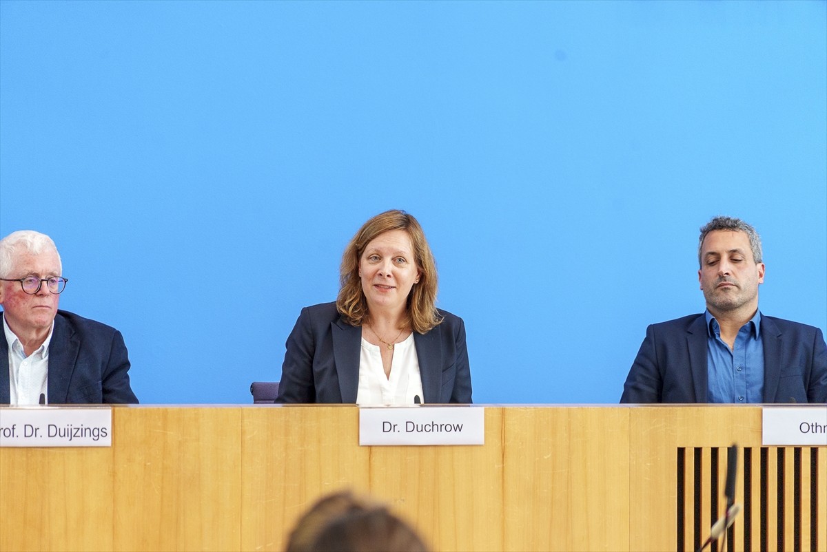 Almanya'da insan hakları örgütleri ve uzmanları, İsrail’in Gazze’de Filistinlilere karşı soykırım...