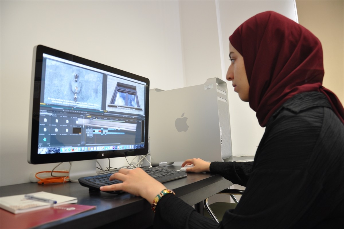 Anadolu Üniversitesi İletişim Bilimleri Fakültesi Sinema ve Televizyon Bölümü öğrencisi 19...