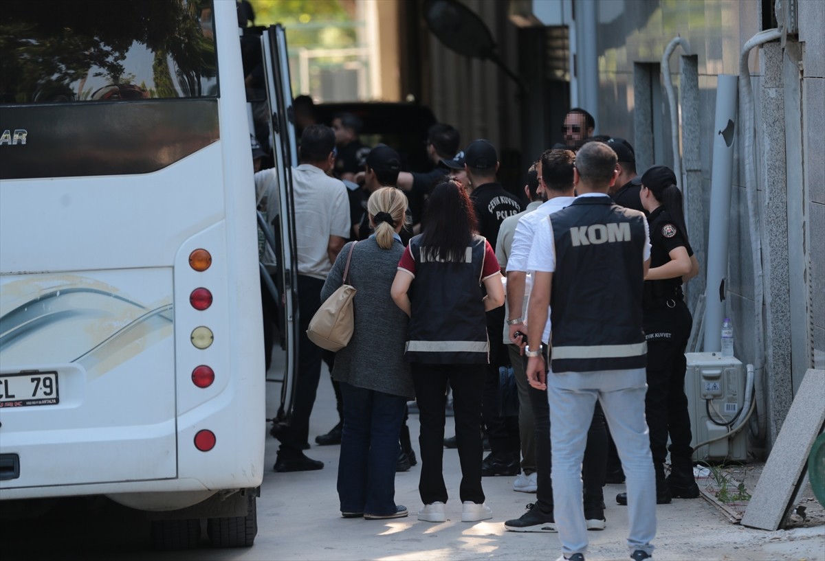 Antalya'da Manavgat Belediyesine yönelik rüşvet, irtikap ve zimmet operasyonunda 7 şüpheli daha...