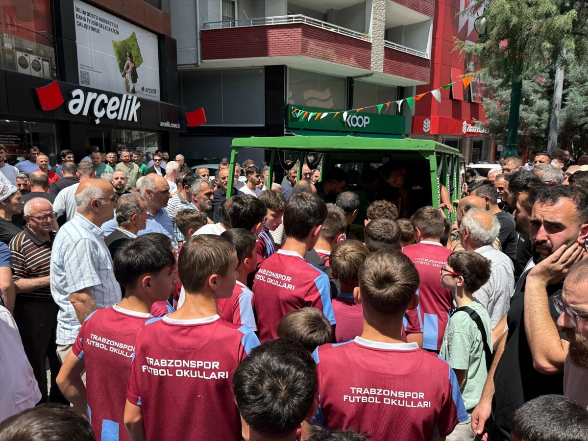 Artvin'de meydana gelen trafik kazasında hayatını kaybeden Trabzonspor Borçka Futbol Okulu...