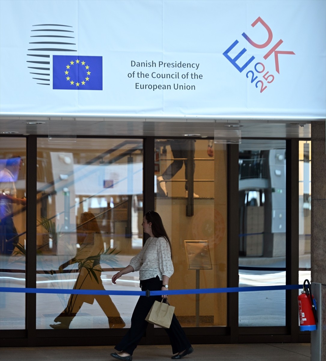 Avrupa Birliği'nin (AB) üye ülkeleri arasında 6 ayda bir dönüşümlü üstlenilen dönem başkanlığı...