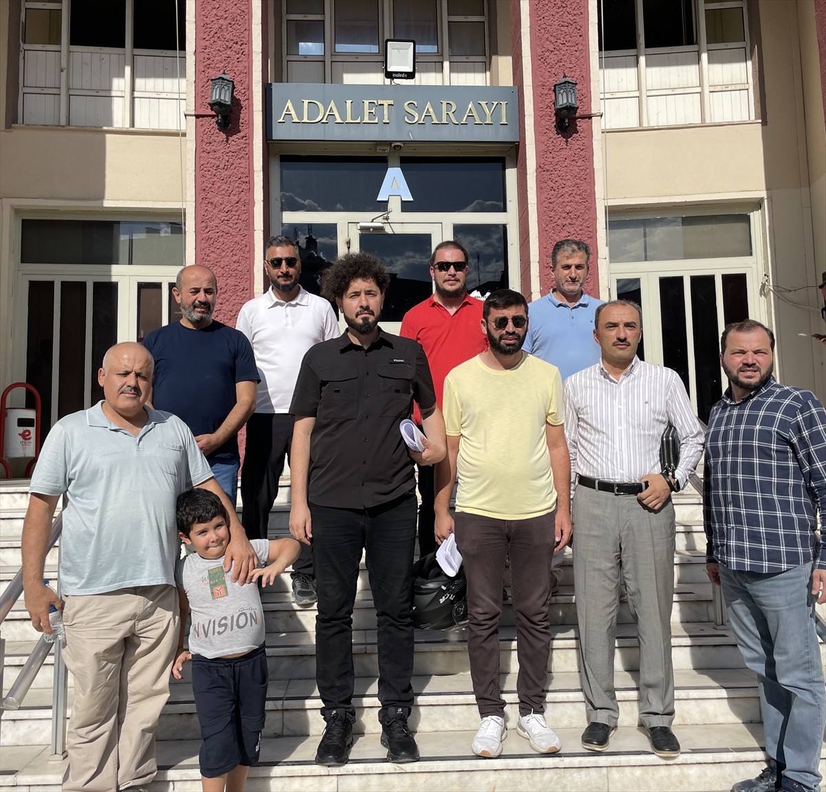 Aydın ve İzmir'de, Hazreti Muhammed'in karikatür çizimini yayımlayan mizah dergisi ve...