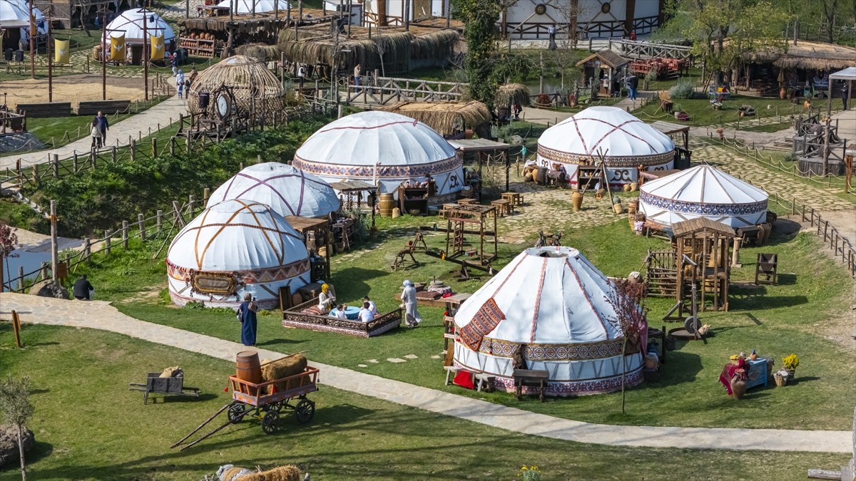 Bozdağ Film Platoları, 2025 sezonunda ziyaretçilerine yönelik özel kampanyalarla kültürel deneyimi...