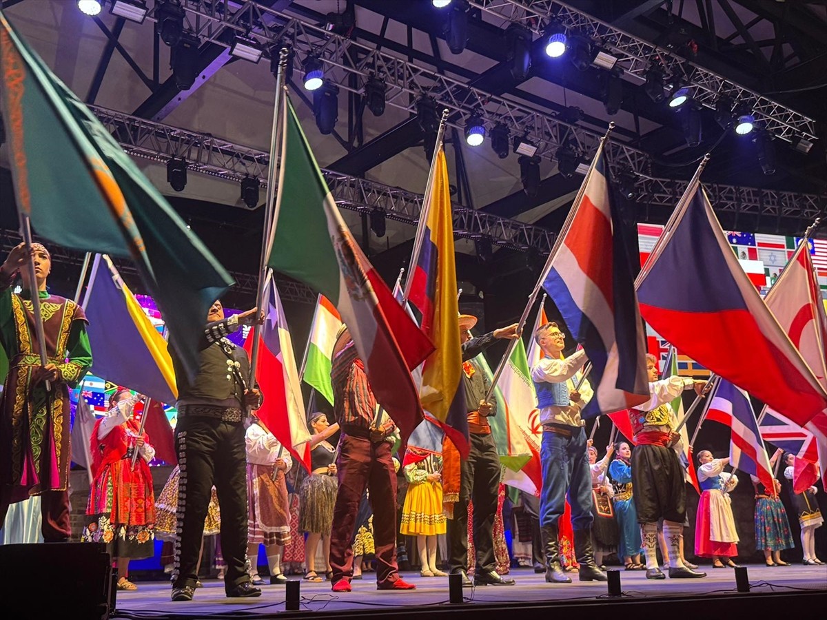 Büyükçekmece Belediyesince "Sevgi Birbirimize, Barış Hepimize" sloganıyla bu yıl 26. kez...