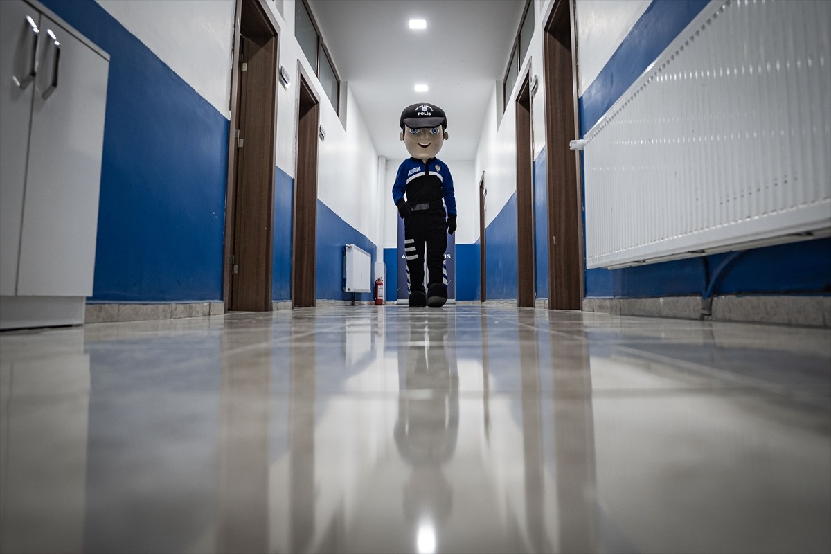 Çalışmalarıyla Türkiye'deki tüm il emniyet müdürlükleri şubeleri arasında birinci olan...