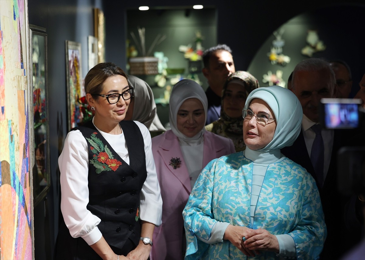 Cumhurbaşkanı Recep Tayyip Erdoğan'ın eşi Emine Erdoğan, Ümraniye Belediyesi tarafından çevre...