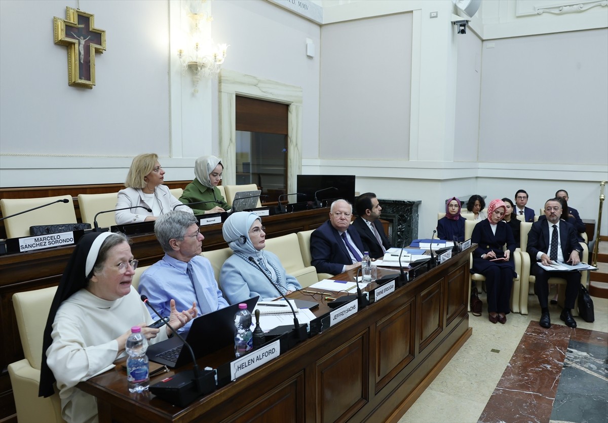 Cumhurbaşkanı Recep Tayyip Erdoğan'ın eşi Emine Erdoğan, Vatikan'da Papalık Sosyal Bilimler...